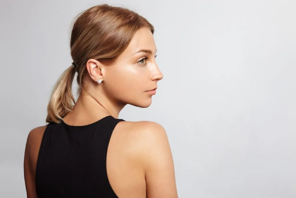 Should You Wear Compression After Chin Lipo? Banner